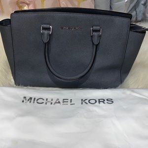 Michael Kors Selma Medium Saffiano Satchel